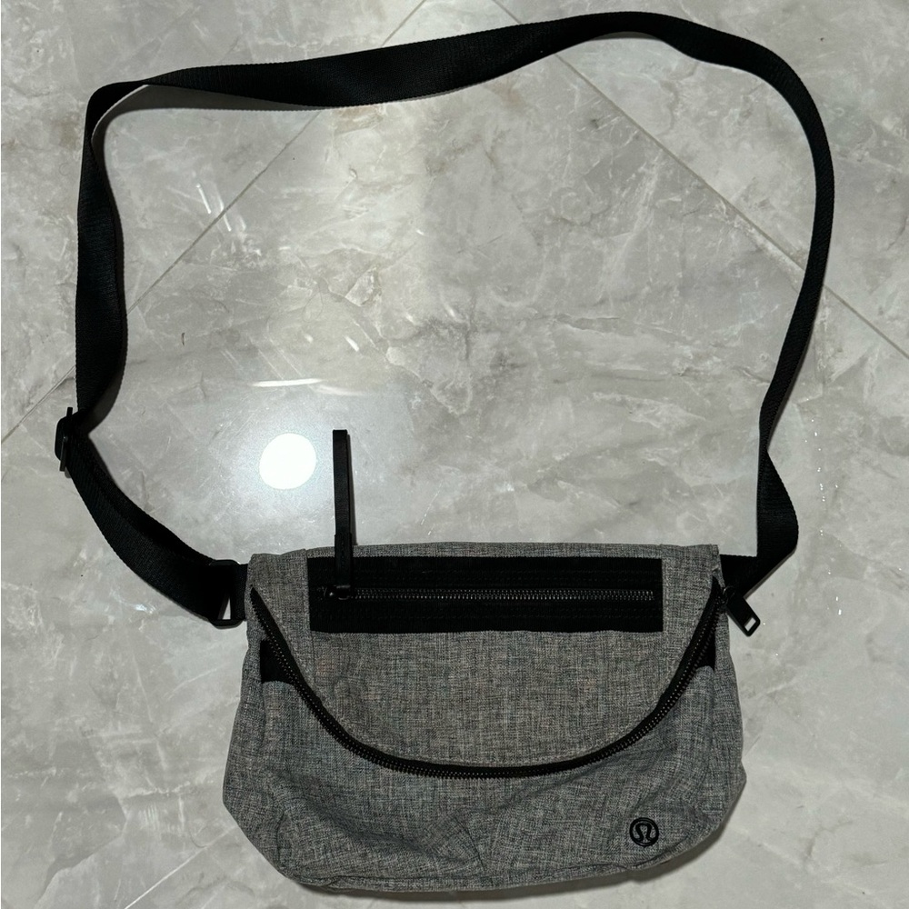 Lululemon 5L Crossbody bag